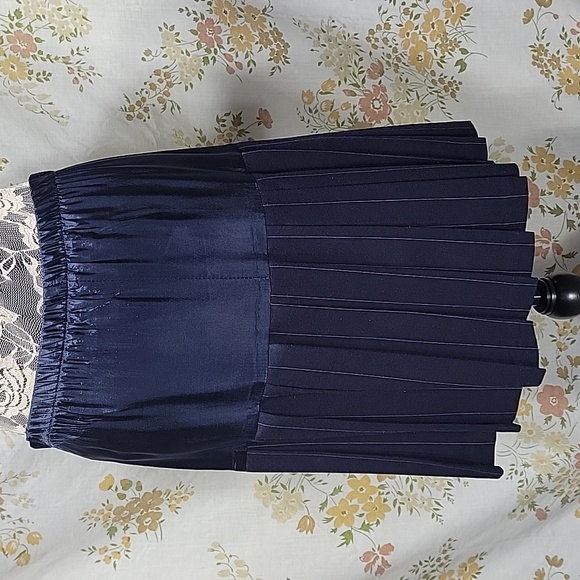 Vtg. 3 pc double breasted pinstripe suit - Picture 10 of 12